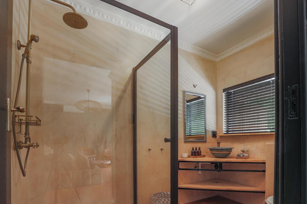 Yebo Boutique Guesthouse Somerset West Exteriör bild