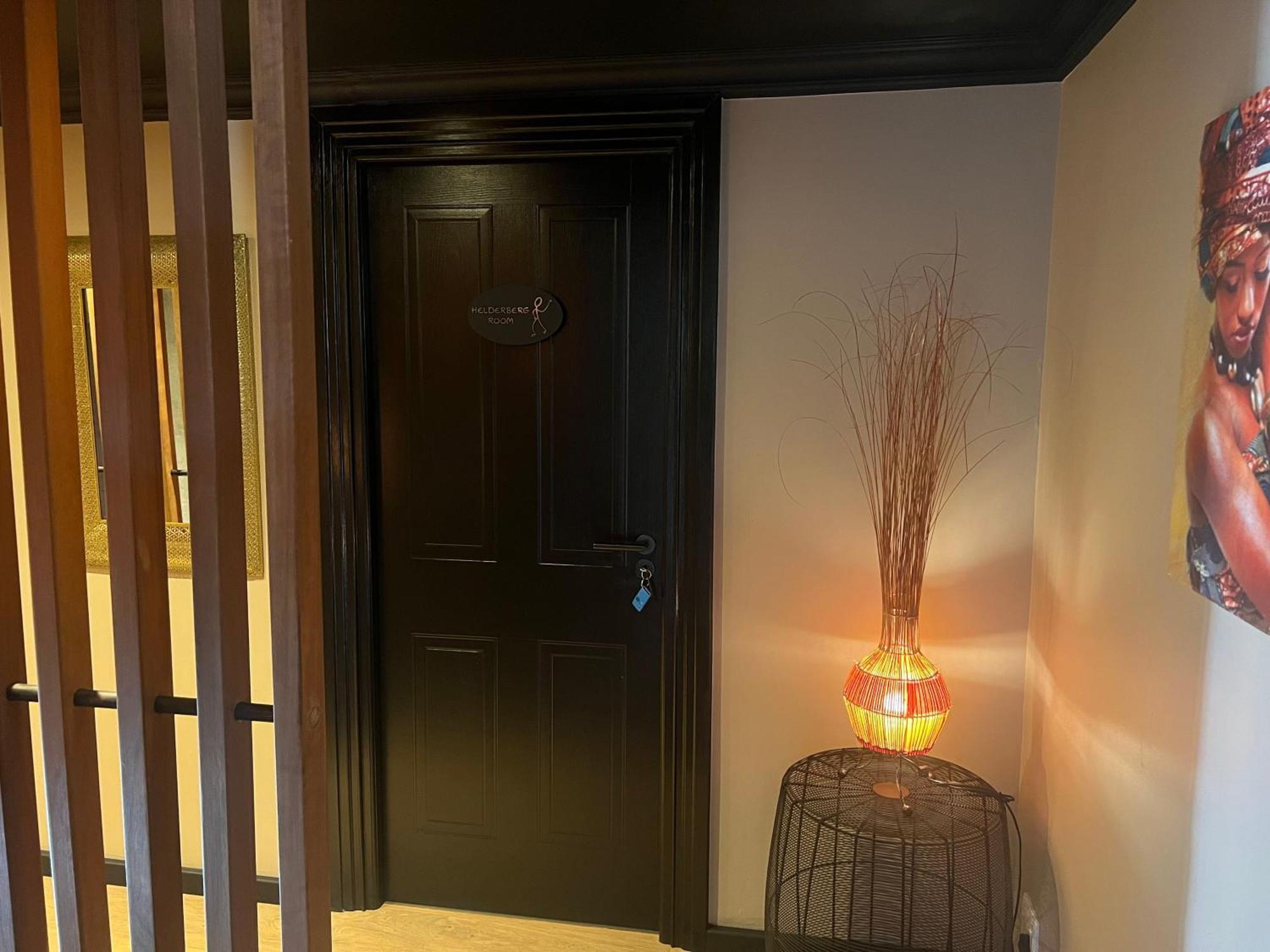 Yebo Boutique Guesthouse Somerset West Exteriör bild